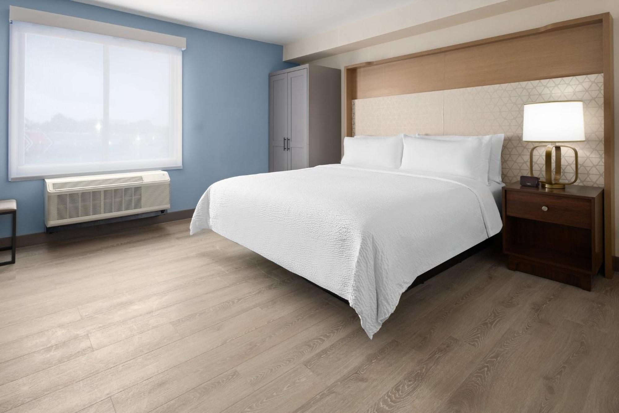 Holiday Inn & Suites Richmond West End, An Ihg Hotel Extérieur photo