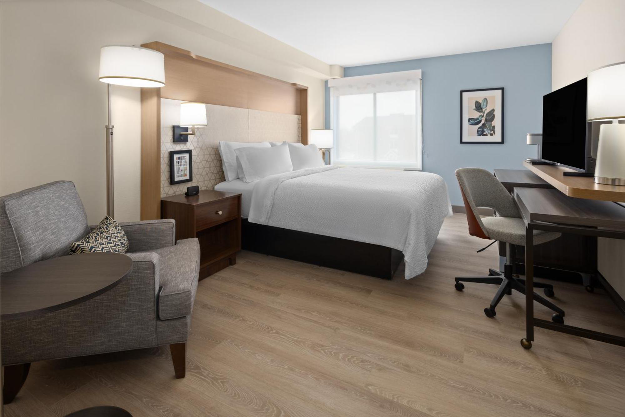 Holiday Inn & Suites Richmond West End, An Ihg Hotel Extérieur photo